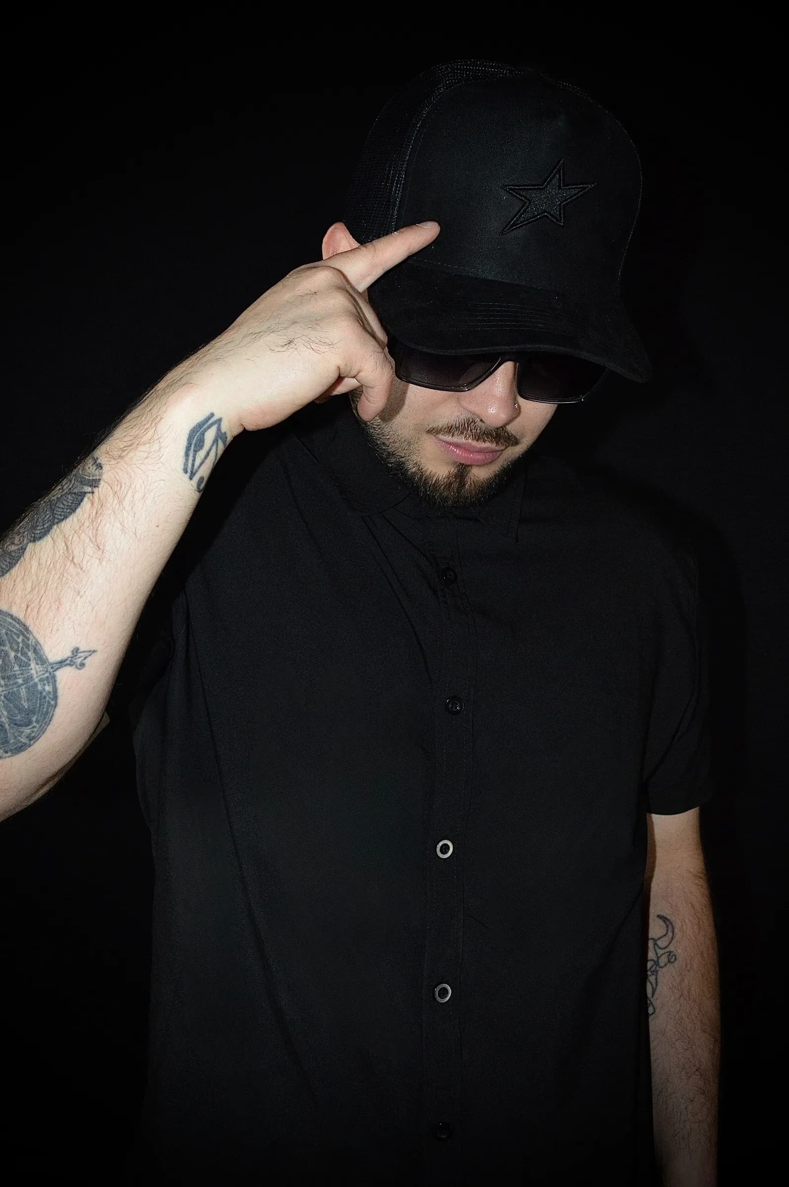 STAR CAP DARK